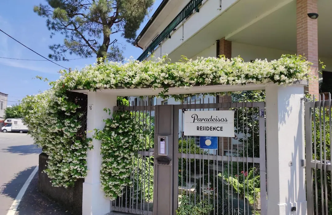 Paradeisos Residence Sas-1